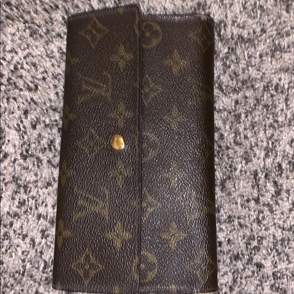 Louis Vuitton walllet - Picture 1 of 8